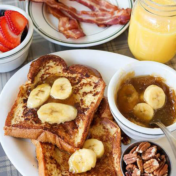 french toast with bananas